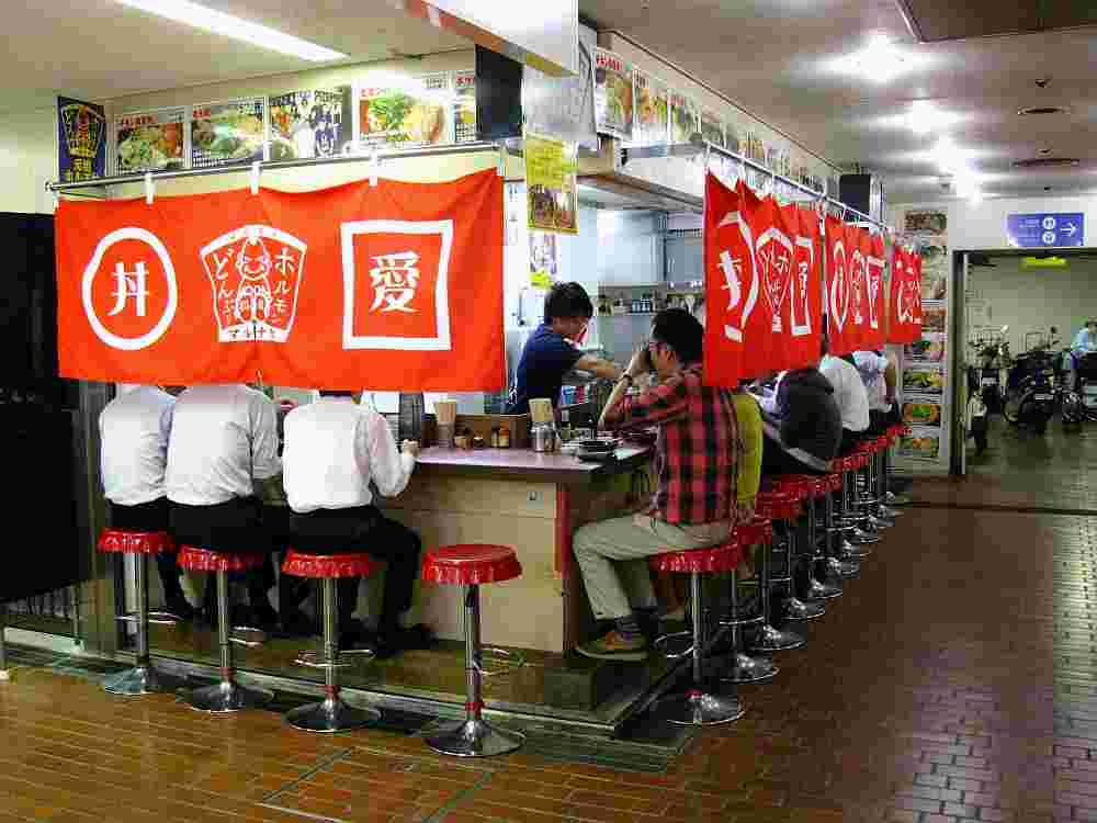 マルナカの店舗外観