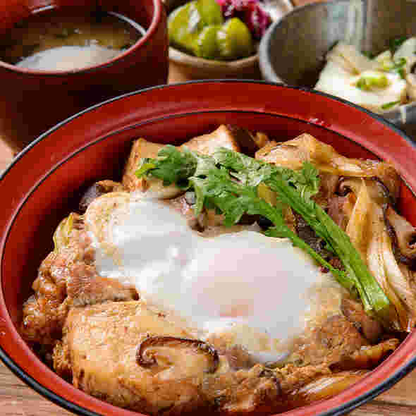 新横浜でおすすめの個室がある鳥光國 新横浜キュービックプラザ店で食べられるランチ
