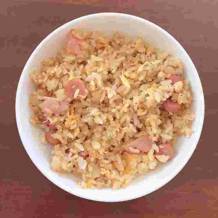 コンソメを隠し味に使ったチャーハン