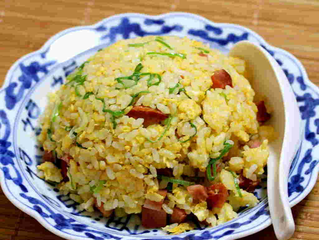 隠し味が入ったネギ豚チャーハン