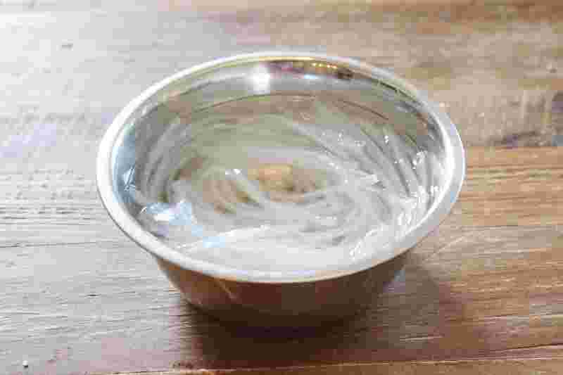 ボウルの水に入っているダイエットにも使える寒天