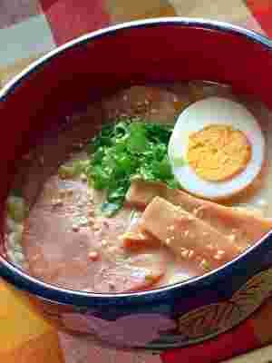 豚足の残り骨で作るラーメン
