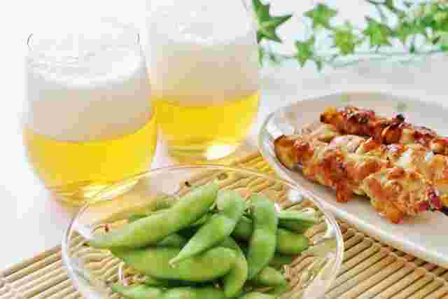 ビールのおつまみにぴったりな枝豆と焼鳥