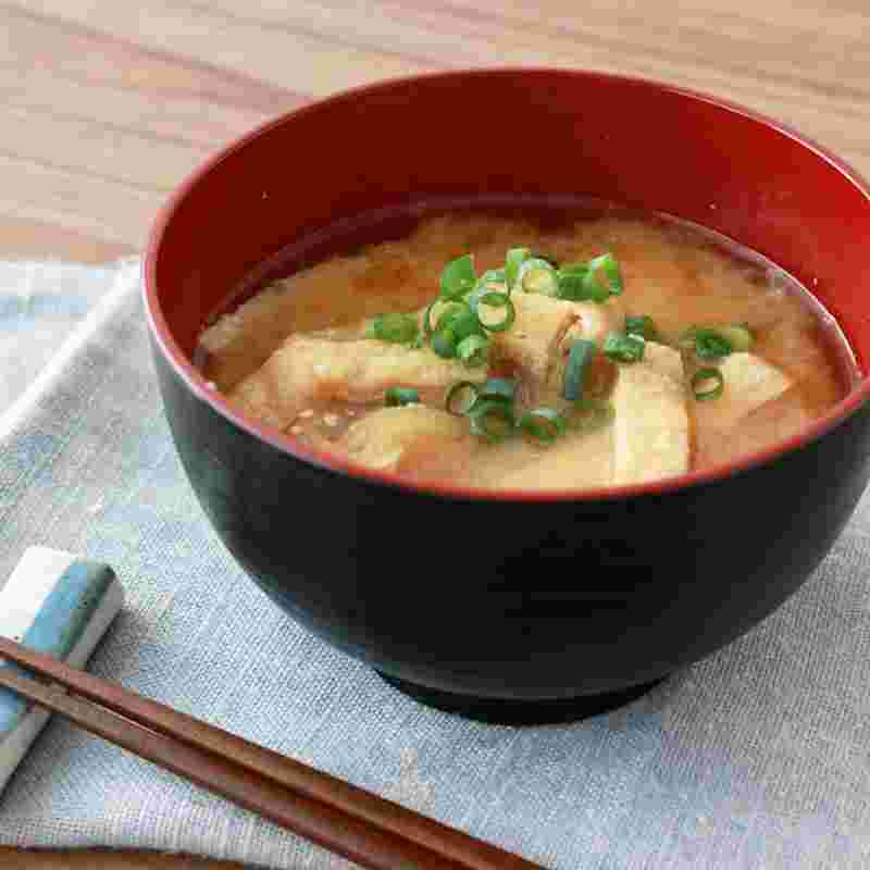 玉ねぎと油揚げの味噌汁