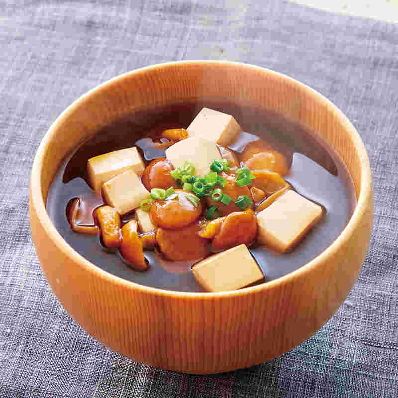 なめこと豆腐の八丁味噌汁
