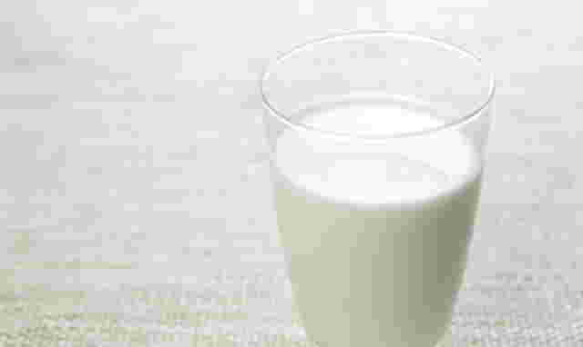 危険性が少ない成分無調整牛乳