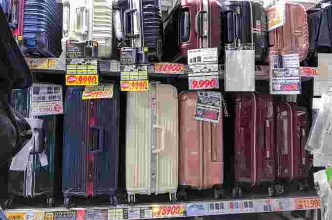 ドンキホーテのスーツケース売り場
