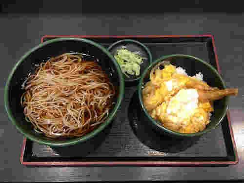 カロリーが抑え目のゆで太郎のミニ天とじ丼セット