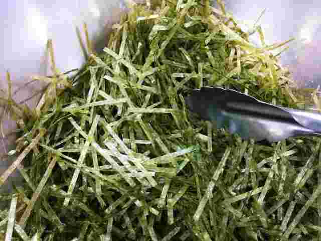 刻み海苔の山
