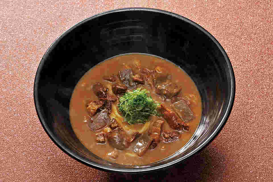 つるとんたんおすすめの牛すじカレーのおうどん