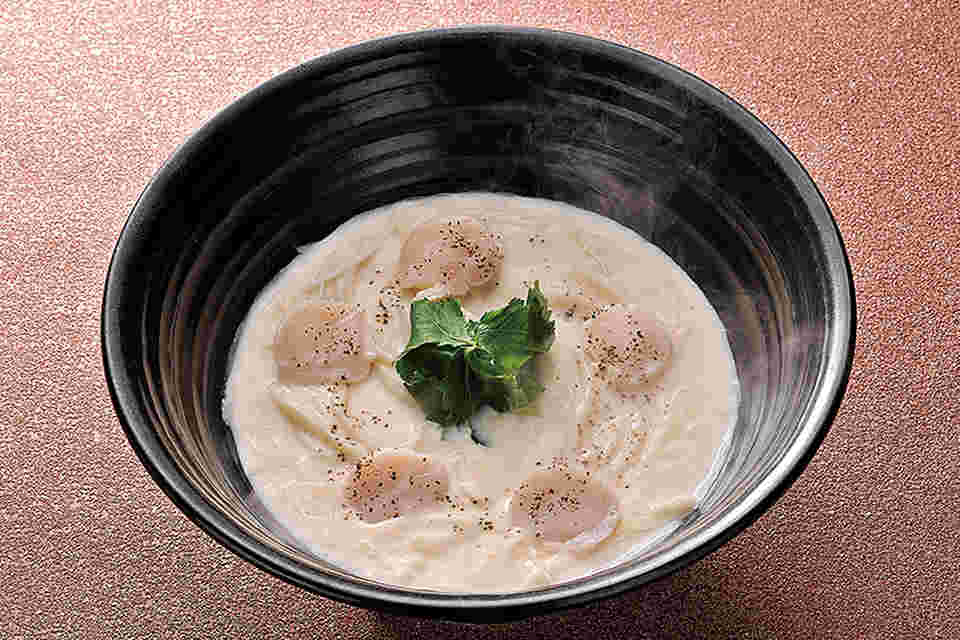 つるとんたんおすすめの貝柱クリームのおうどん