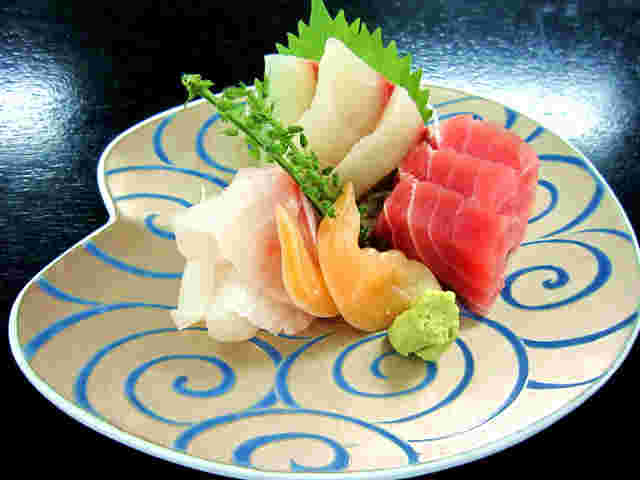 妊婦が気を付けて食べる生魚の盛り合わせ