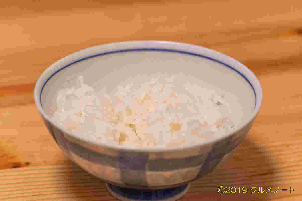 茶碗にご飯がもられているイメージ