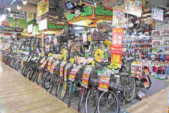 ドンキホーテに陳列されている値段の付いた自転車