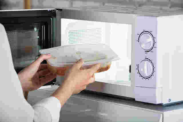 電子レンジで温めるイメージ