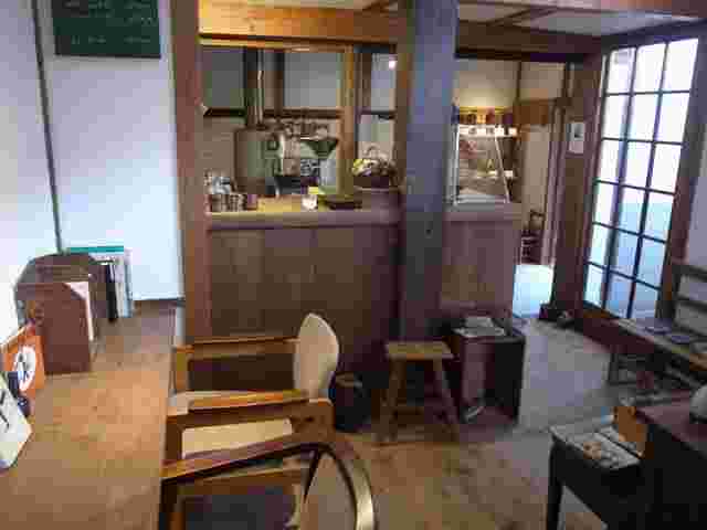 京都市内に在る人気コーヒー豆販売店「カイドウコーヒー焙煎所」の店内画像
