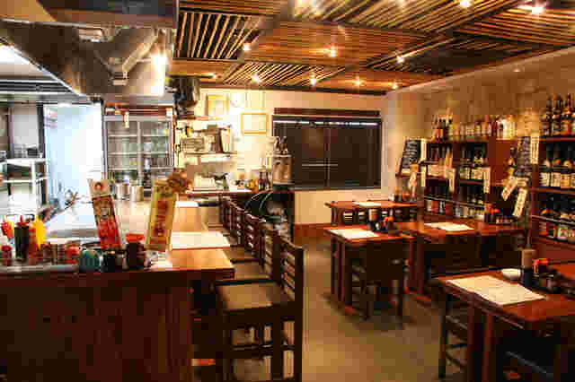 広島でウニホーレンを頂けるお店「修流」の店内画像