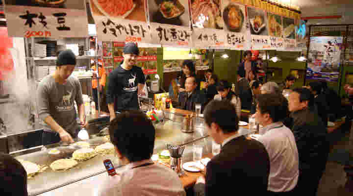 広島県外でウニホーレンを頂けるお店「ちんちくりん新橋本店」の店内画像