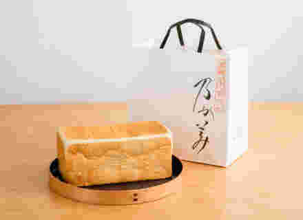 乃が美の食パンレギュラーサイズと紙袋