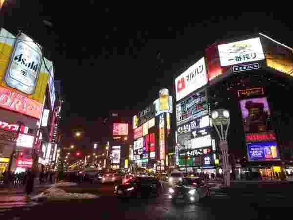 札幌の夜の街並み