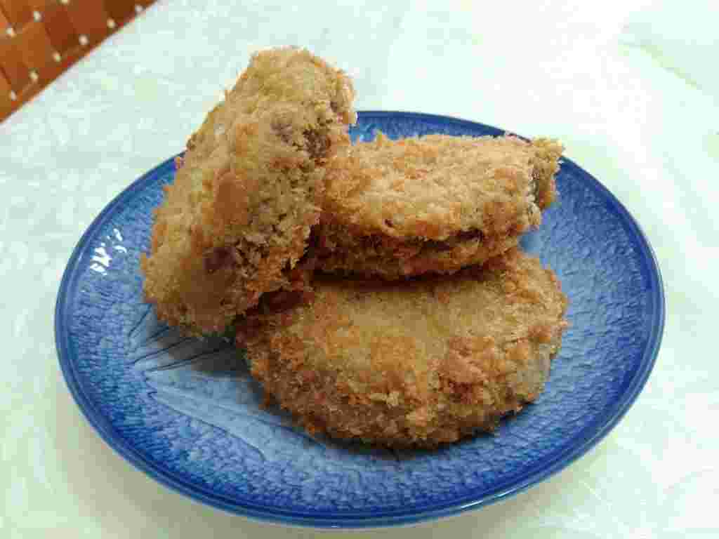 業務スーパーのメンチカツを揚げたもの