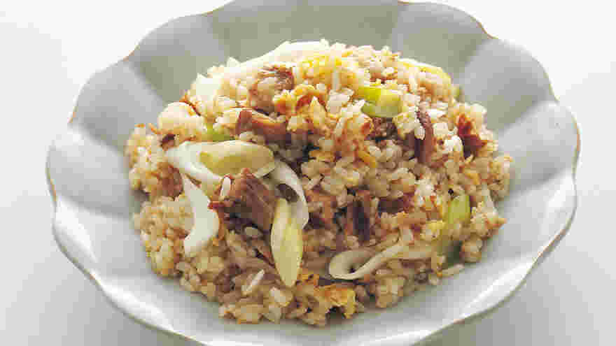 業務スーパーのやわらか煮豚を使ったアレンジレシピ「角煮チャーハン」