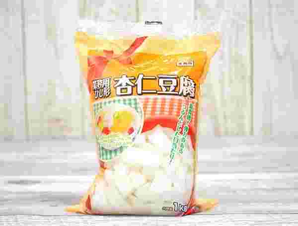業務スーパーの業務用ひし形杏仁豆腐のパッケージ