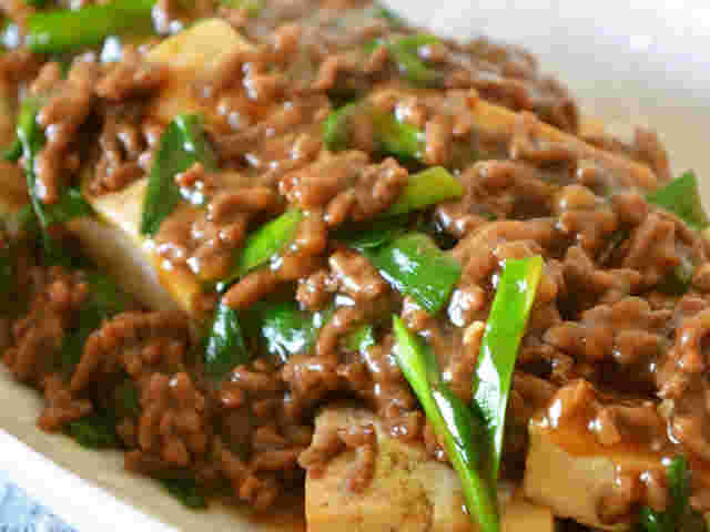 【業務スーパーのひき肉を使ったおすすめレシピ】すき焼き風ひき肉と豆腐の煮込み