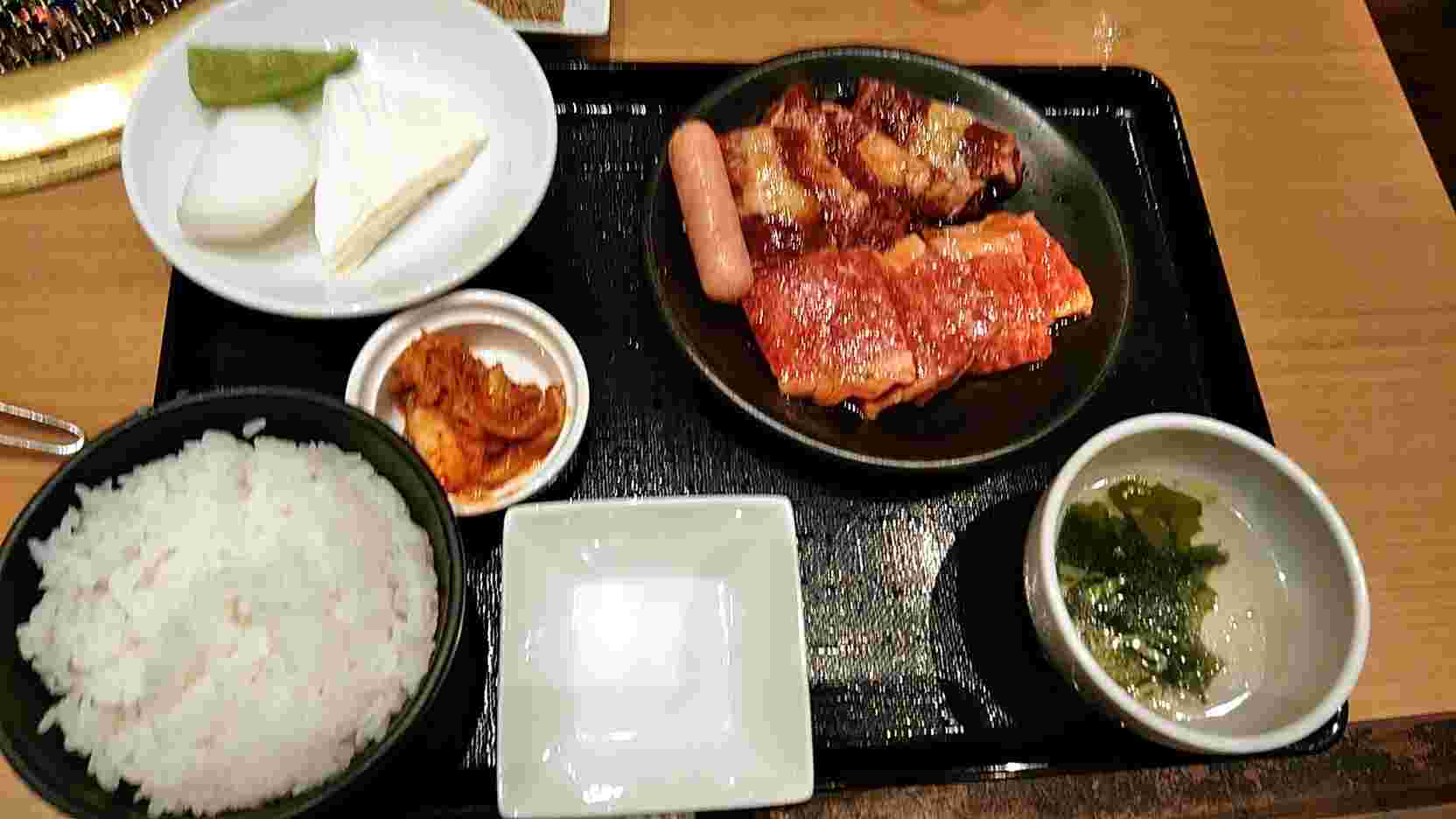 ぐりぐり家のロースカルビランチ