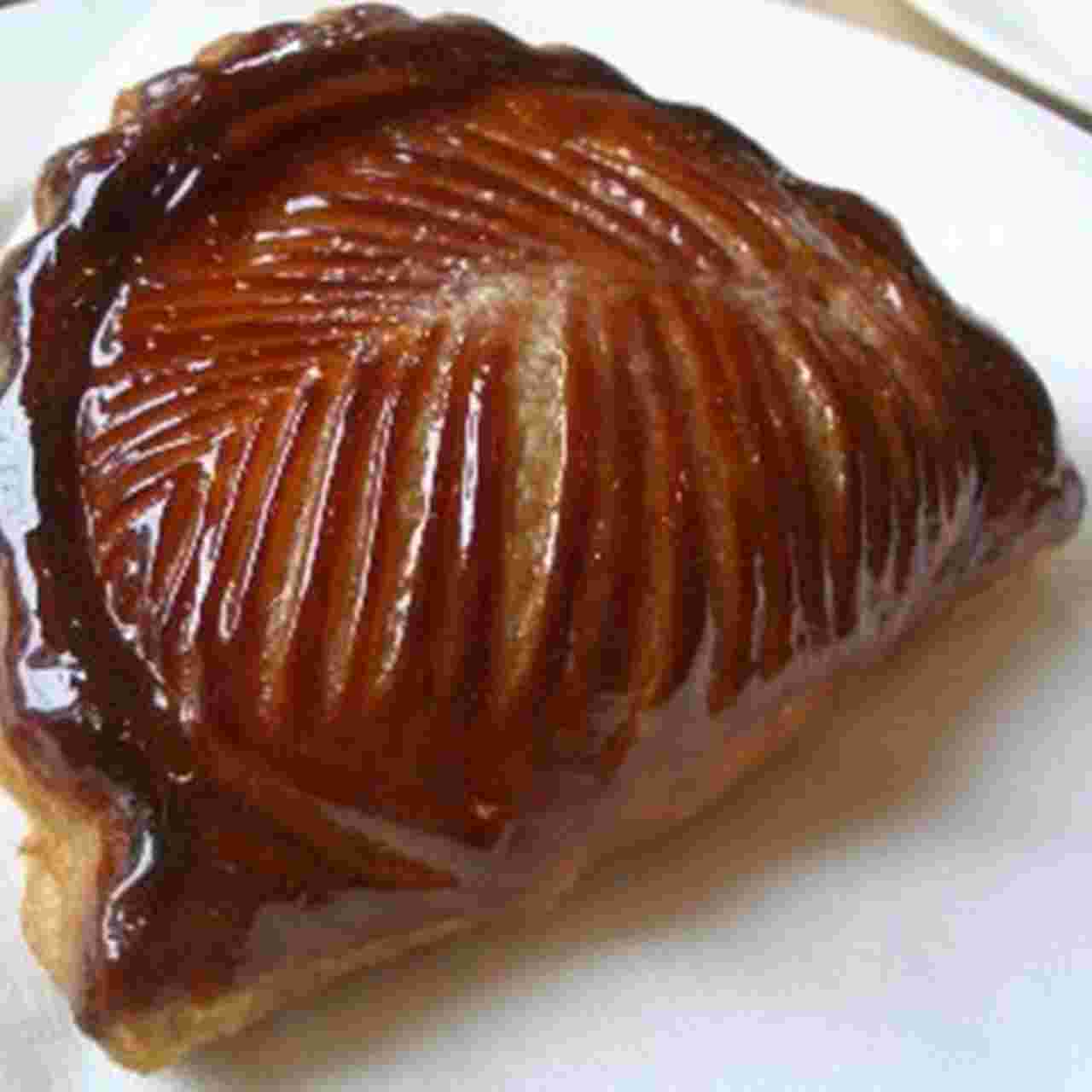 アテスウェイの焼き菓子「ショーソン・オ・ポンム」