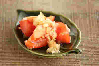とまとと玉ねぎの中華風サラダ