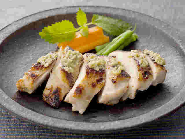 鶏むね肉の塩麹わさび焼き