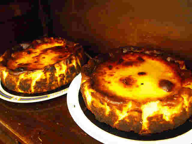 ラヴィーニャのバスクチーズケーキ