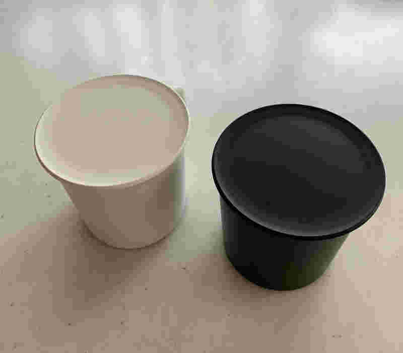 ポリプロピレンの蓋つきマグカップ