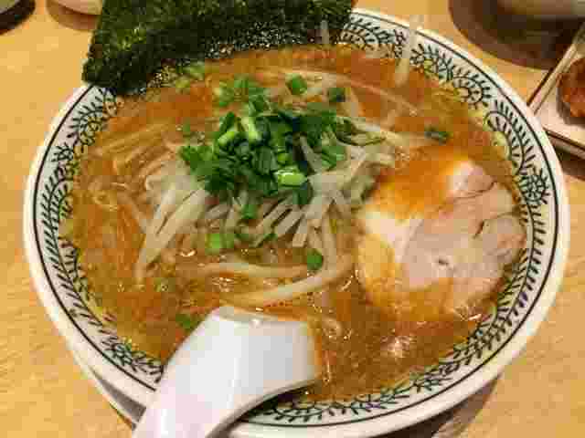 丸源ラーメンの熟成味噌ラーメンの画像