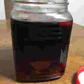 カリンの赤ワイン漬け