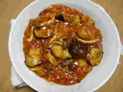 なすとトマトで作ったチリソース