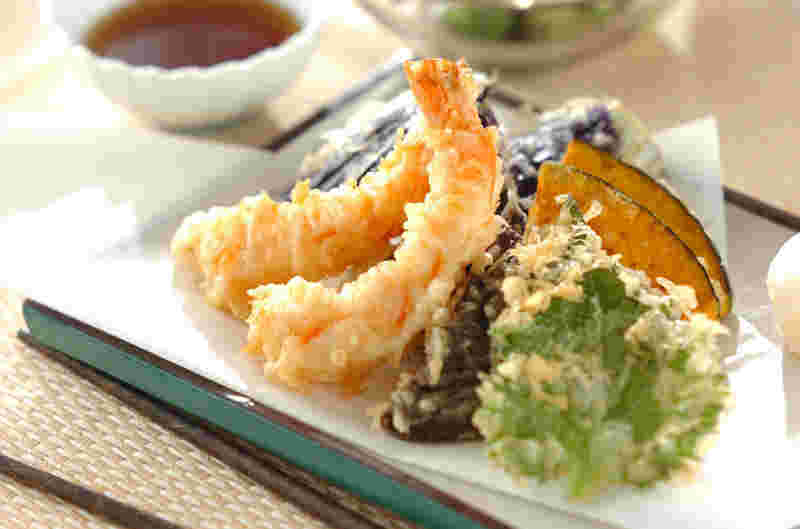 小麦粉で作るサクサクエビと野菜の天ぷら