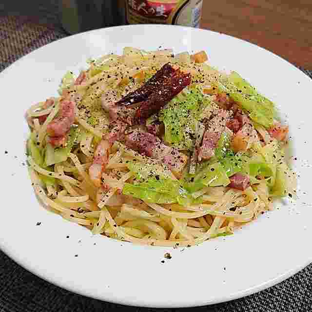 厚切りベーコンキャベツパスタ