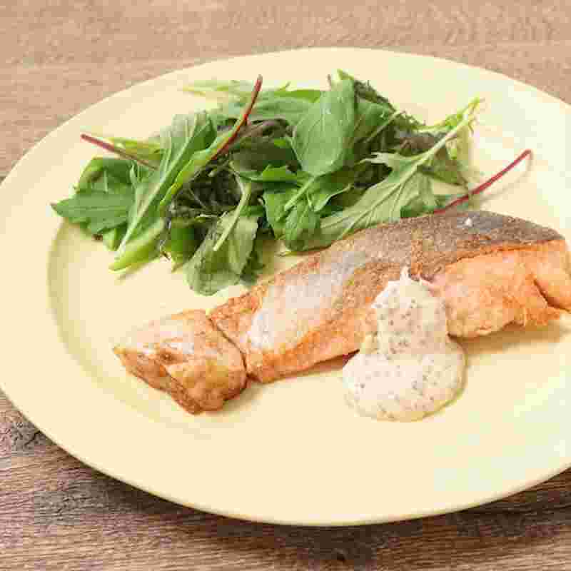おからパウダーで鮭のムニエル
