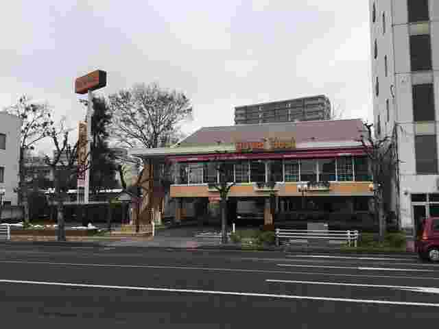 ロイヤルホストの外観