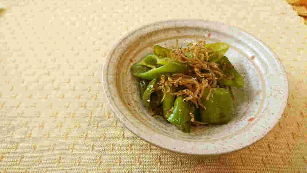 万願寺とうがらしとじゃこの炒め物