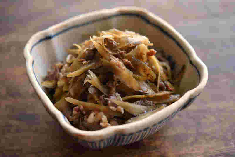 牛バラ肉を使用した牛ごぼう