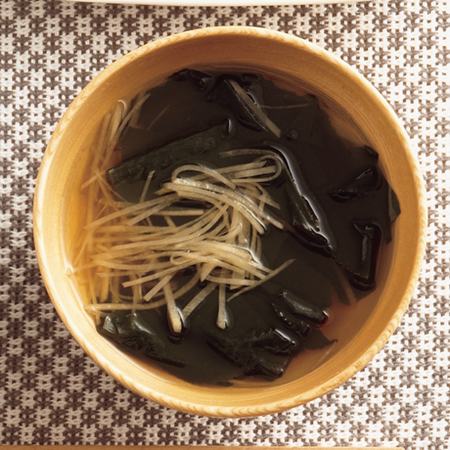 ワカメと生姜のすまし汁