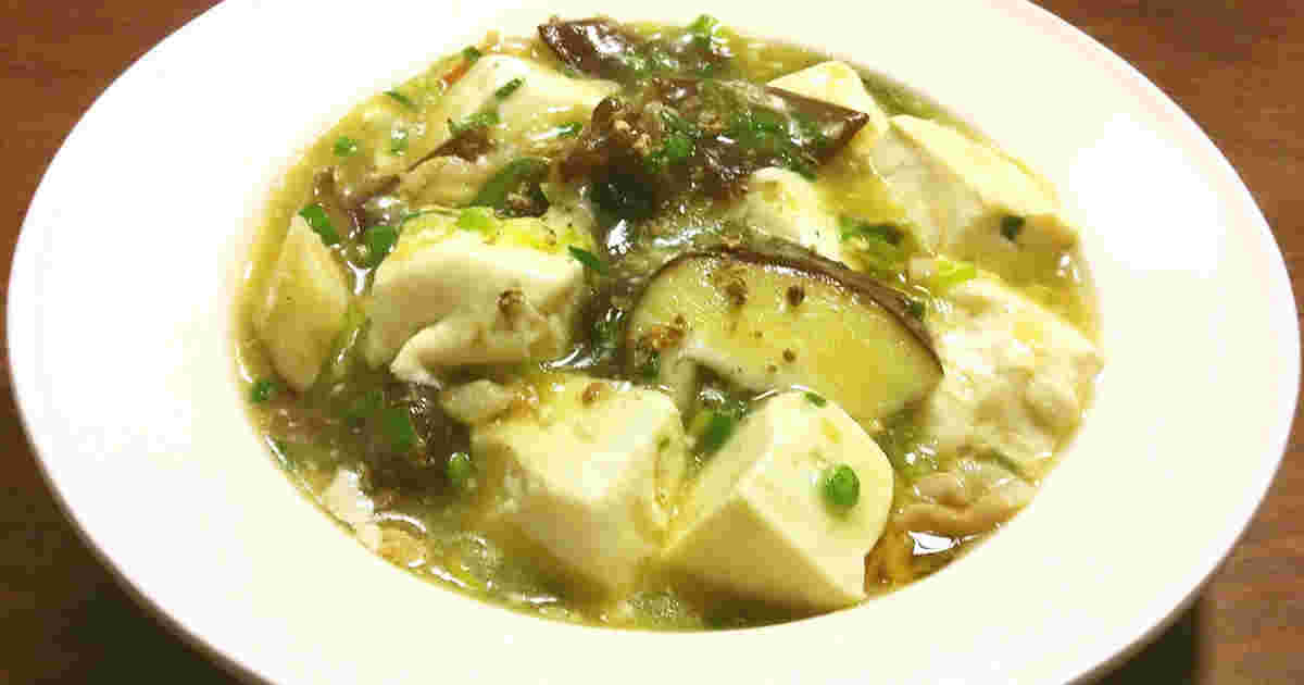 青唐辛子と豆腐と生きくらげの中華風煮物