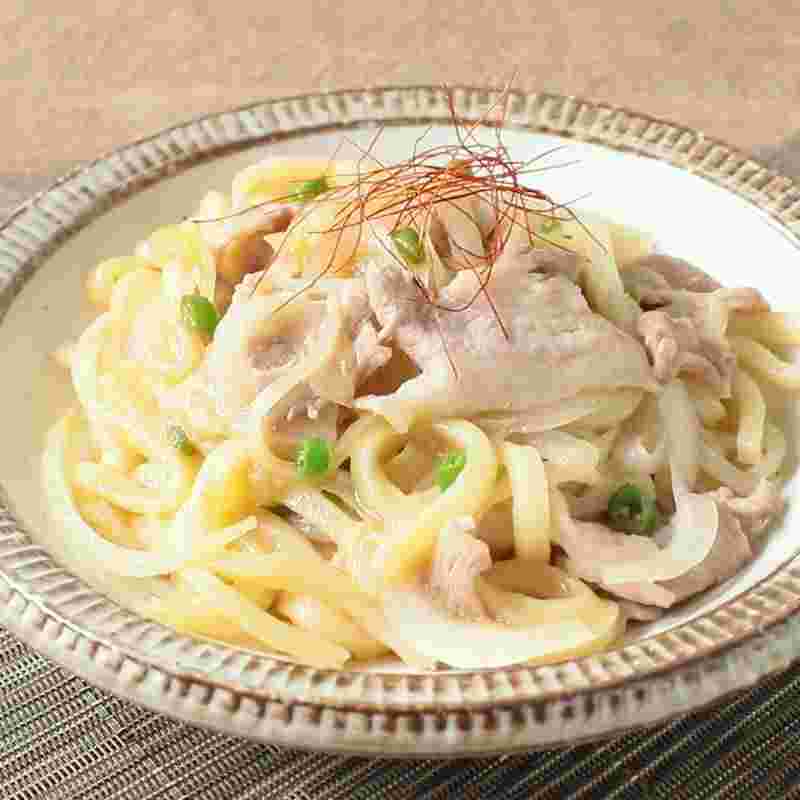 豚バラ肉と青唐辛子の焼きうどん