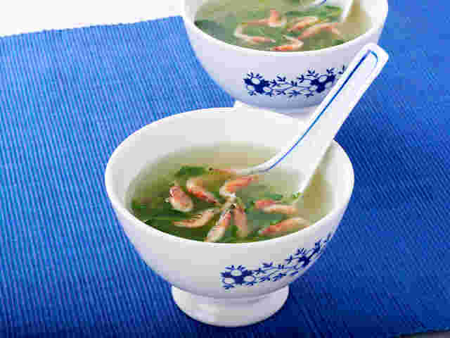 豆苗と桜エビの中華スープ