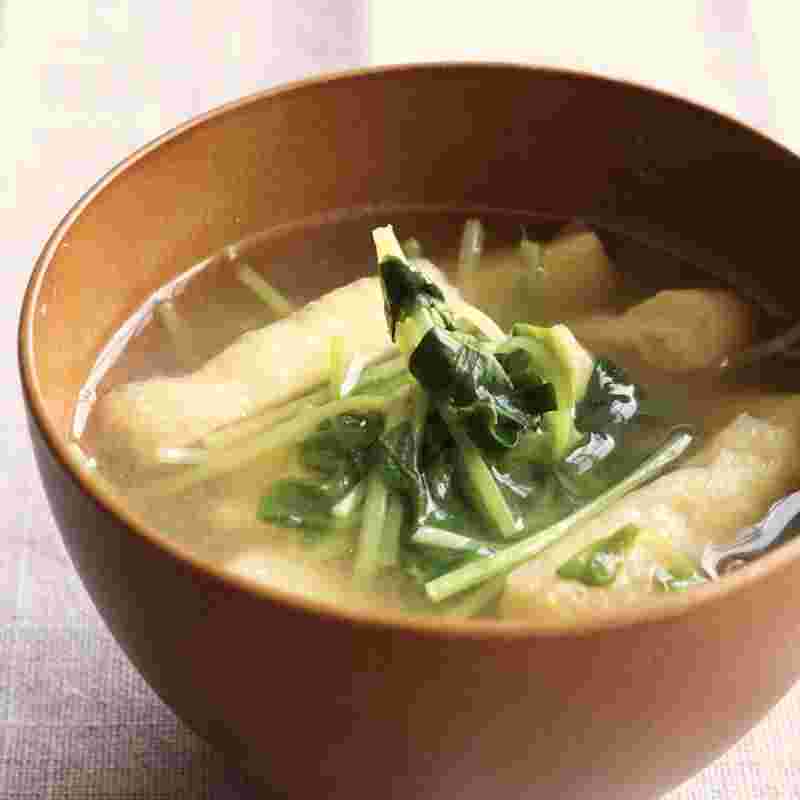 油揚げと豆苗のお味噌汁