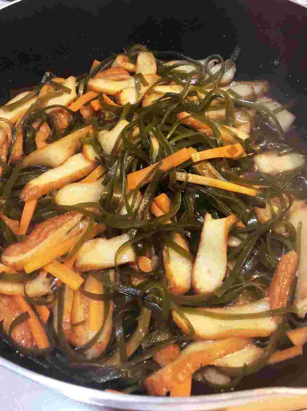 切り昆布とさつま揚げの炒め煮