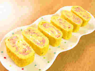 サラミとチーズのミルク風卵焼き